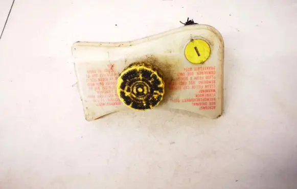 Brake fluid reservoir