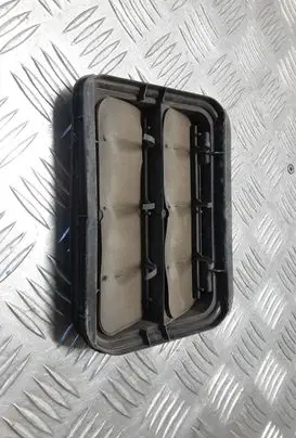 Renault Latitude (L70) Quarter panel pressure vent 7700838358
