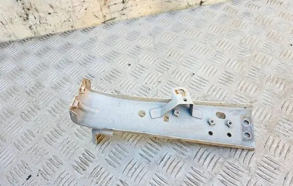 Mazda 6 Fender mounting bracket 