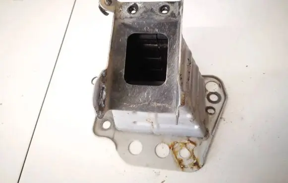 Opel Signum Front bumper mounting bracket