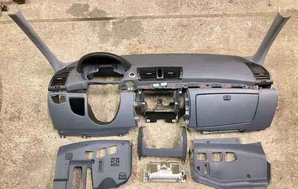 BMW 1 E81 E87 Dashboard