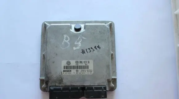 Volkswagen PASSAT B5 Engine control unit/module 038906019BJ 0281010176 28SA4086