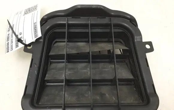 Audi A4 S4 B8 8K Fender grill 8K0819181B