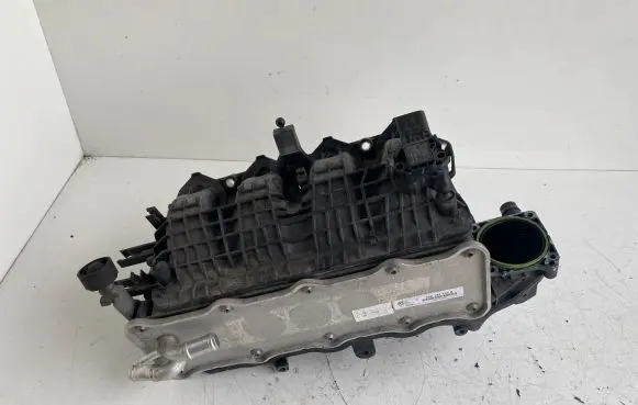 Volkswagen Golf VII Intake manifold 04E145749B