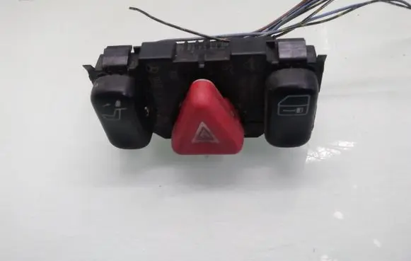 Mercedes-Benz E W210 Hazard light switch 2088200310