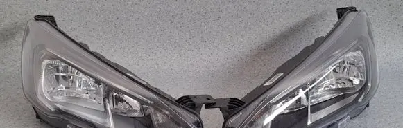 Ford Focus Headlights/headlamps set MX7B13E014CC MX7B13E015CD
