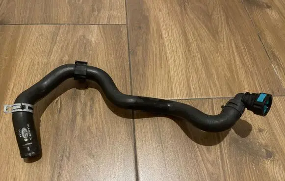 Land Rover Discovery 5 Engine coolant pipe/hose FPLA8K576CA