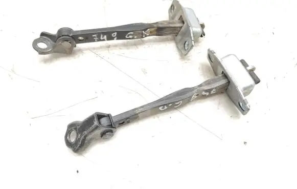 Suzuki Swift III Rear door check strap stopper