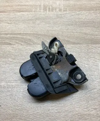 Audi A4 S4 B6 8E 8H Tailgate/trunk/boot lock/catch/latch 8E9827520