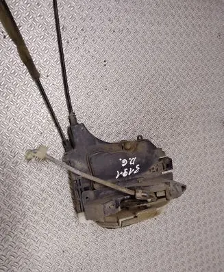 Mitsubishi Grandis Rear door lock