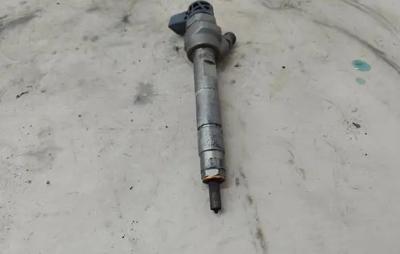 BMW 3 F30 F35 F31 Fuel injector 781070202 7810702 0445110478