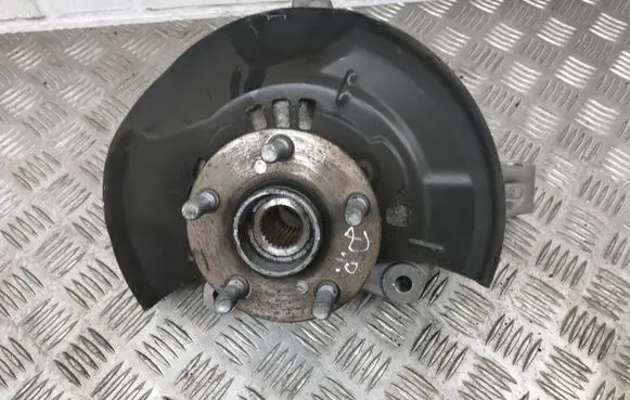 Lexus CT 200H Front wheel hub F05LW983