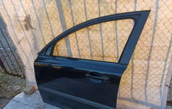 Volvo V50 Front door