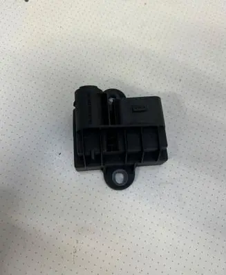 Mercedes-Benz E W212 Glow plug pre-heat relay A6519002303