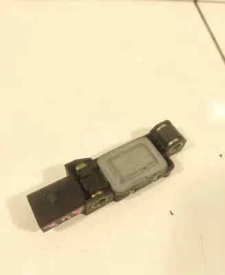 Audi A6 S6 C5 4B Airbag deployment crash/impact sensor 4B0959643C 100402 0231A0HNR737