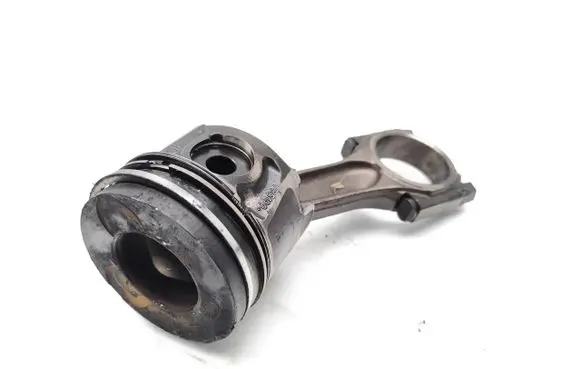 Peugeot 307 Piston with connecting rod RHR DW10BTED4
