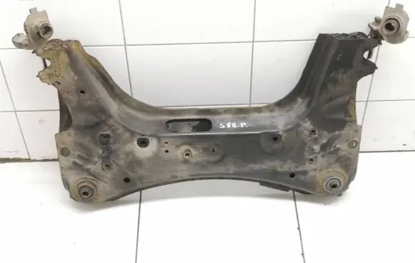 Nissan NV200 Front subframe