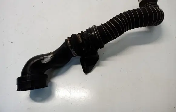 Mercedes-Benz CLK A209 C209 Intercooler hose/pipe A2710902237