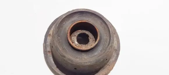 Volkswagen PASSAT B3 Coil spring mount 357412331