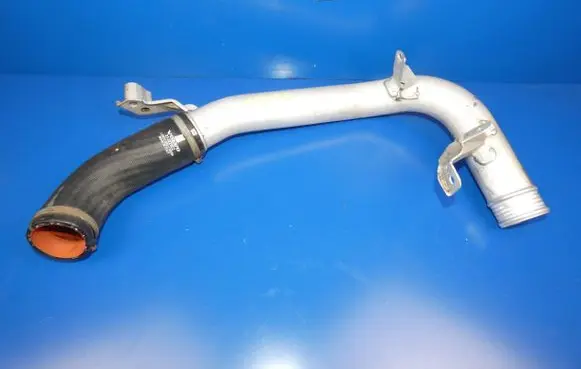 Volvo XC90 Intercooler hose/pipe 31422082