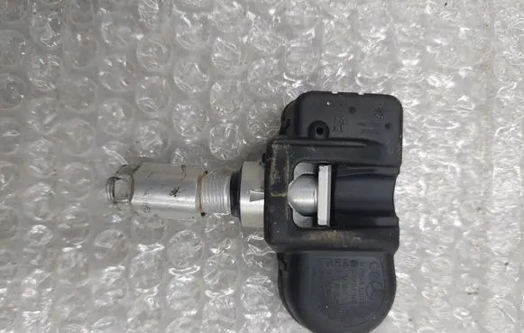 Mercedes-Benz CLA C117 X117 W117 Tire pressure sensor A0009057200