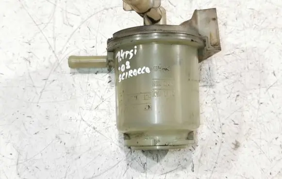 Volkswagen Scirocco Brake fluid reservoir 