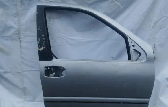 Opel Sintra Front door sidabrine