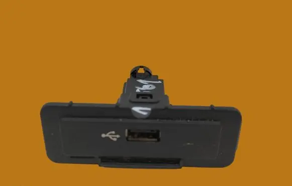 Volkswagen PASSAT B8 USB socket connector 5Q0035726C