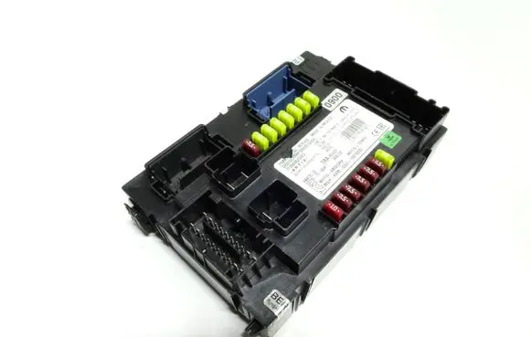 Jeep Compass Fuse module P68497538AC 28742450 P552L3XX600