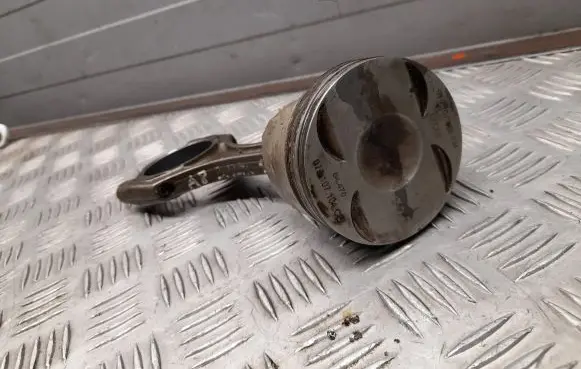 Audi A8 S8 D4 4H Piston with connecting rod 079107066EM