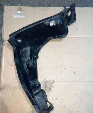 BMW X5 E53 Other engine bay part 8408770