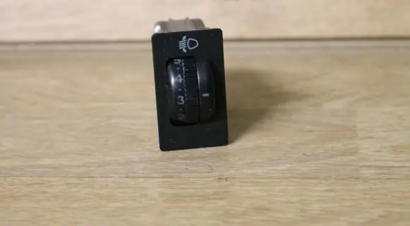 Toyota Avensis T250 Headlight level height control switch 8415205051