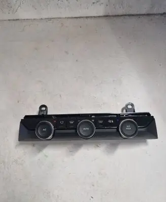 Citroen C4 III e-C4 Climate control unit 9831632880
