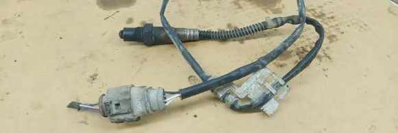 Volkswagen PASSAT B6 Lambda probe sensor 06F906262ad