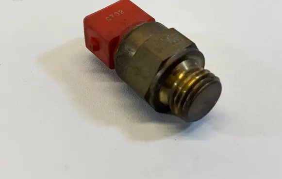 BMW X5 E53 Coolant temperature sensor 1741900