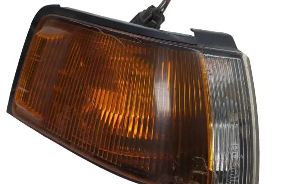 Mazda 323 Front indicator light 21061301
