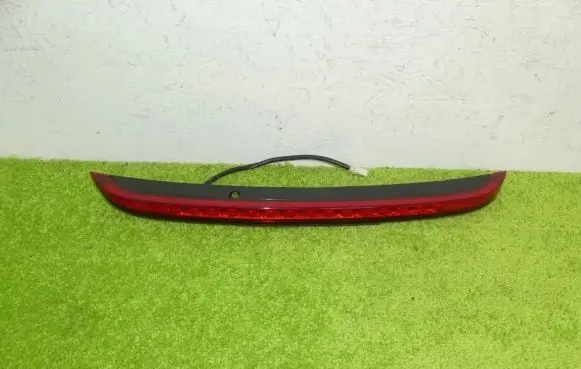 KIA Xceed Third/center stoplight 92700-J73000
