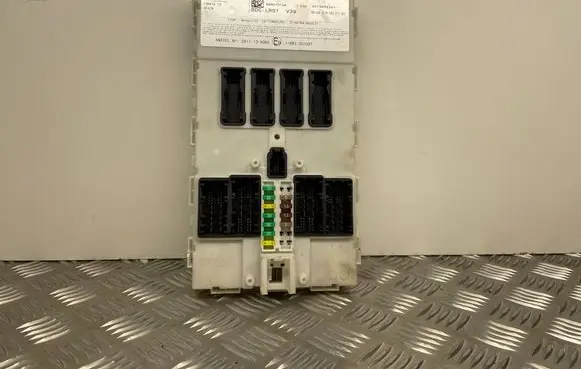BMW X5 F15 Central body control module 8796104