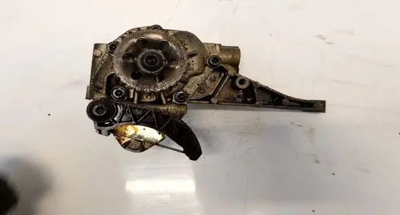 Mercedes-Benz E W212 Oil pump A2721800701