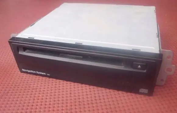 Mitsubishi Pajero Pinin CD/DVD changer 