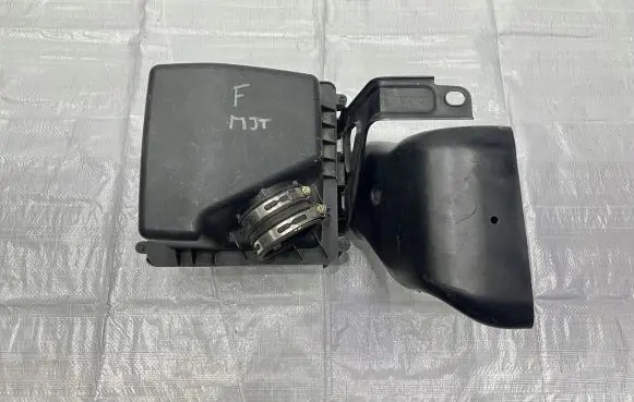 Fiat Freemont Air filter box 04627072AB