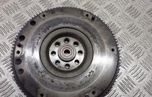 Suzuki Swift I Flywheel 