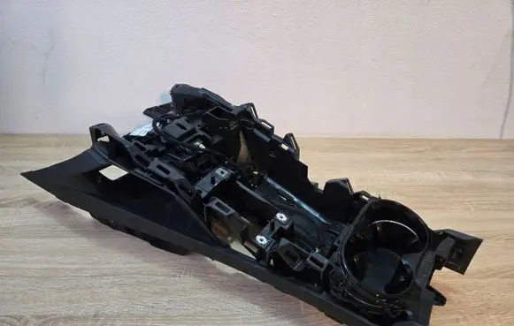 Peugeot 508 II Center console 