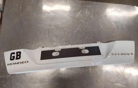 Ford Mondeo MK IV Trunk door license plate light bar 7S71A423A40A BS71A423A40A