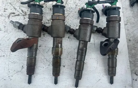 Citroen C4 II Picasso Fuel injectors set 0445110339 870689