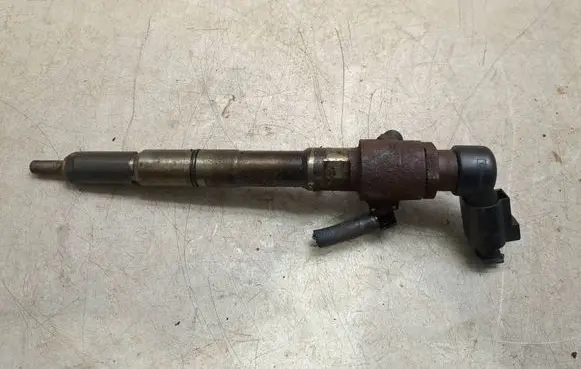 Volkswagen Caddy Fuel injector 03l130277b