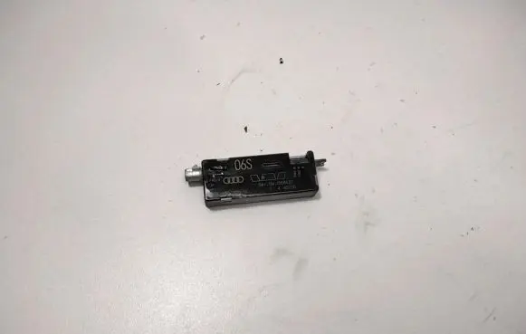 Audi A6 S6 C6 4F Aerial antenna filter 4F9035225H 068631