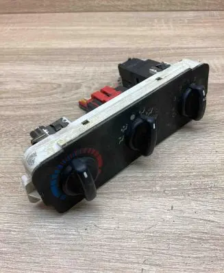 Ford Mondeo MK I Climate control unit 93BW18D451A