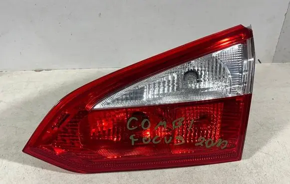 Ford Focus Tailgate rear/tail lights 8M5113A602BC 8M5113A602