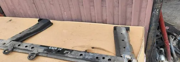 Renault Clio IV Front bumper support beam 131313